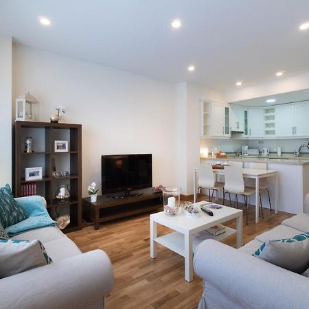 Malaga Centro Maria Zambrano Apartment Luaran gambar