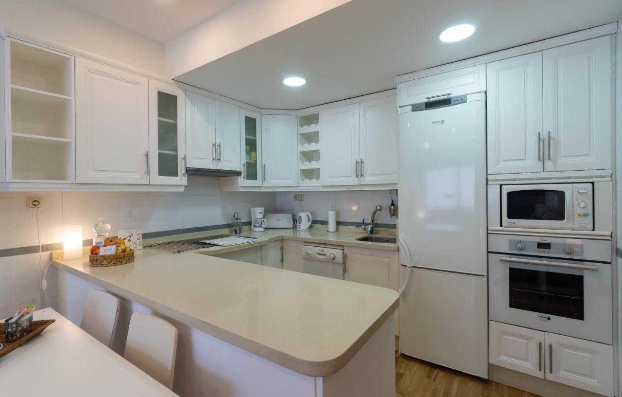 Malaga Centro Maria Zambrano Apartment Luaran gambar