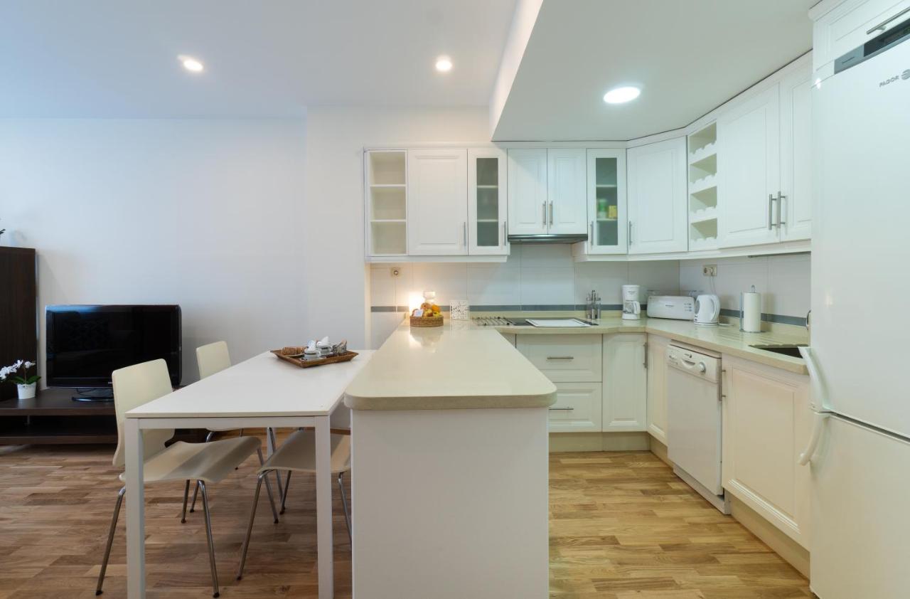 Malaga Centro Maria Zambrano Apartment Luaran gambar