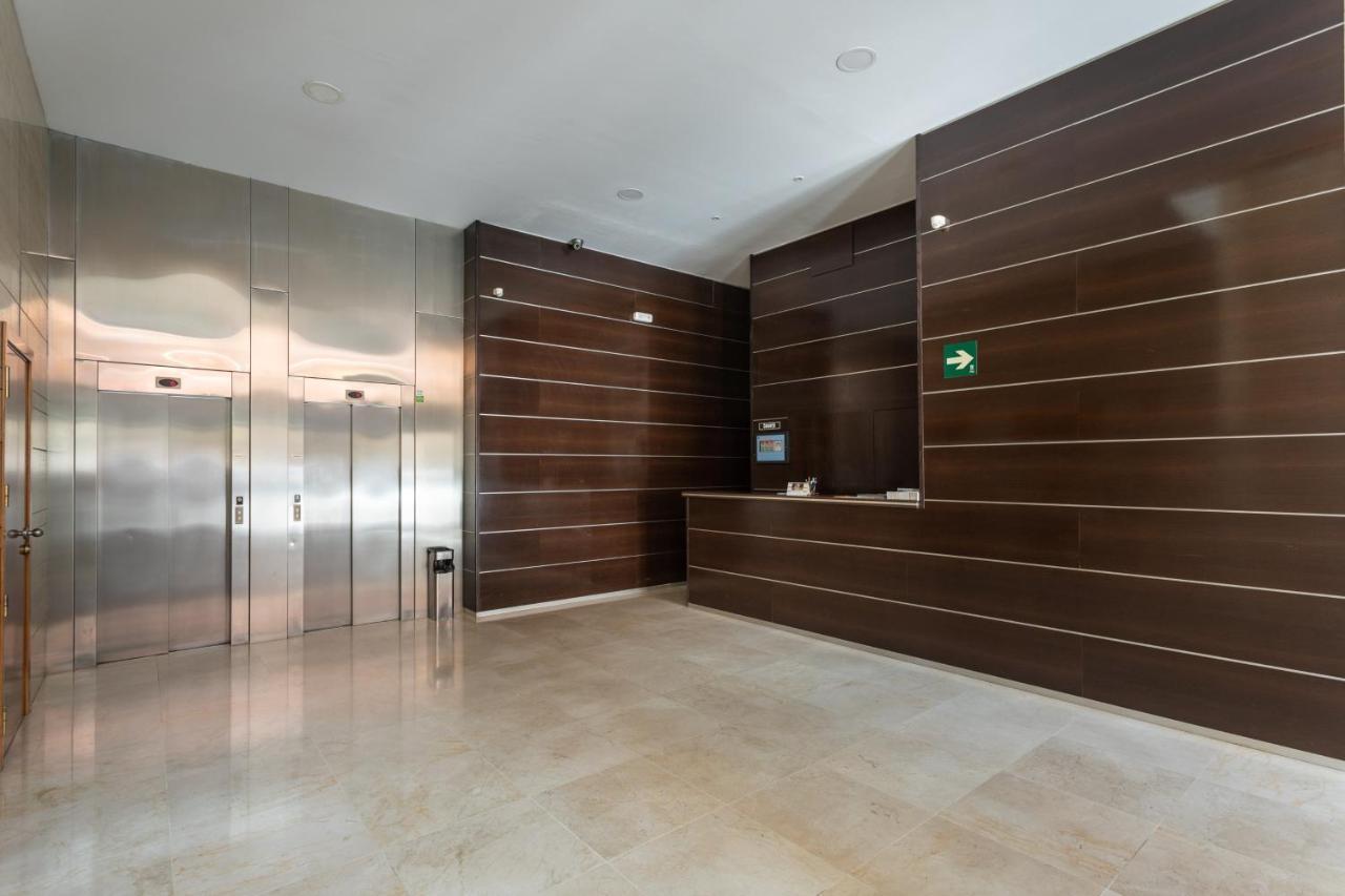 Malaga Centro Maria Zambrano Apartment Luaran gambar