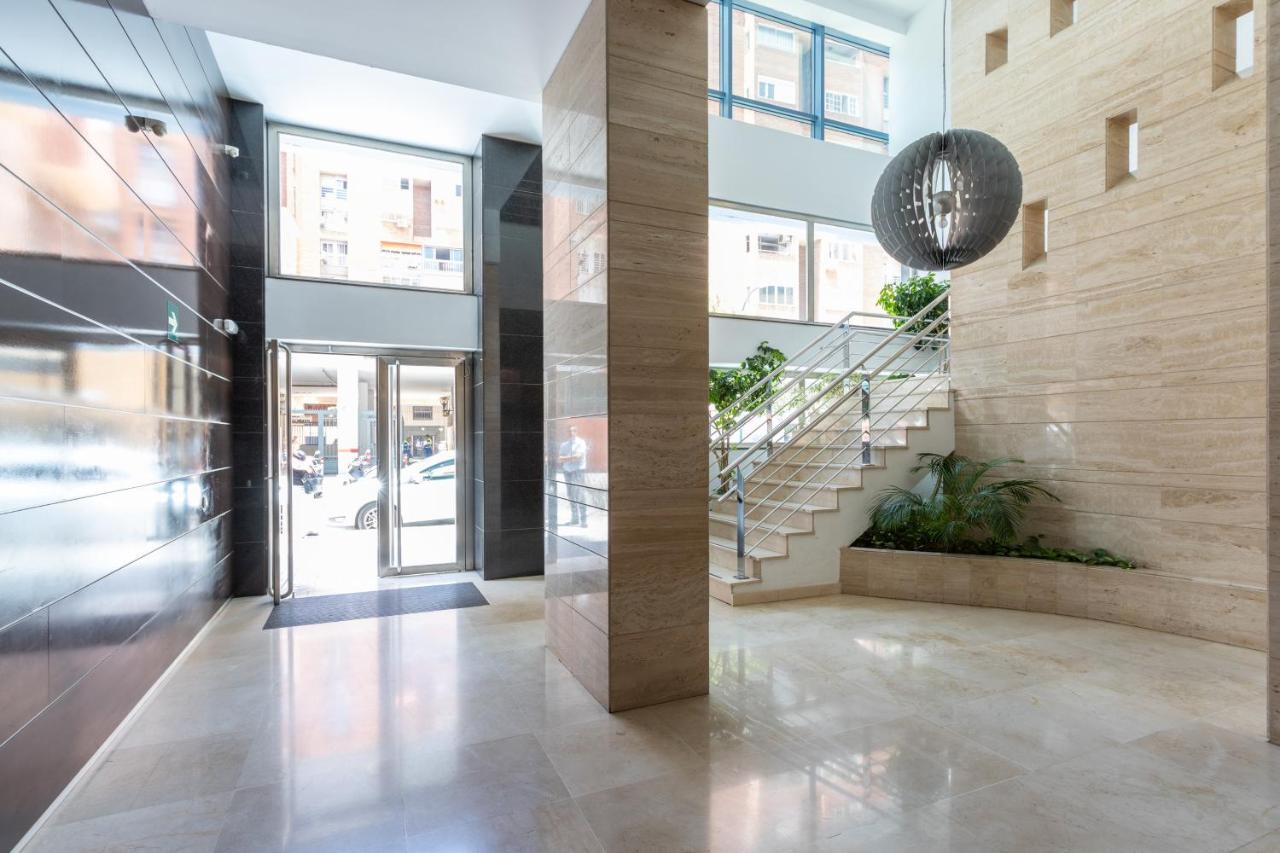 Malaga Centro Maria Zambrano Apartment Luaran gambar