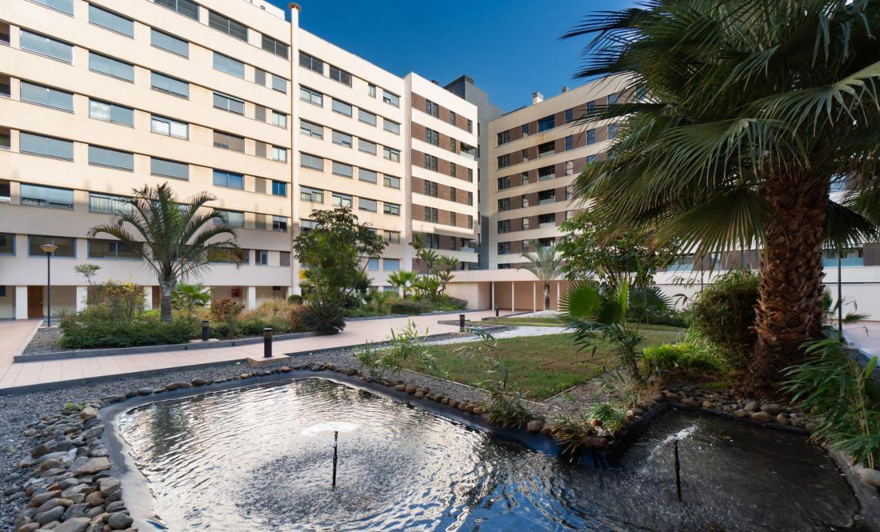 Malaga Centro Maria Zambrano Apartment Luaran gambar