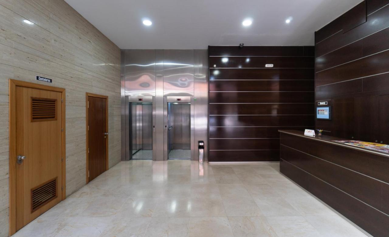 Malaga Centro Maria Zambrano Apartment Luaran gambar